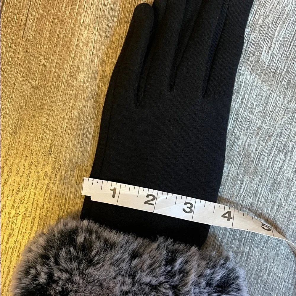 2 Chic Touchscreen Thermal Gloves with Faux Fur Cuffs black Gray